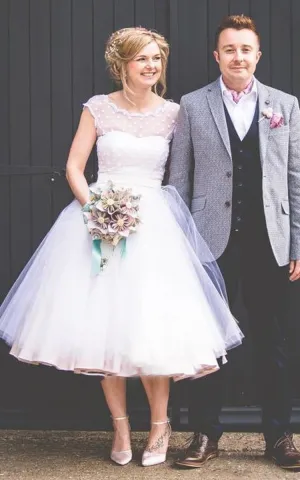 A-line Short Sleeveless Bell Cap Bat Ribbon Zipper Tulle Lace Dresses
