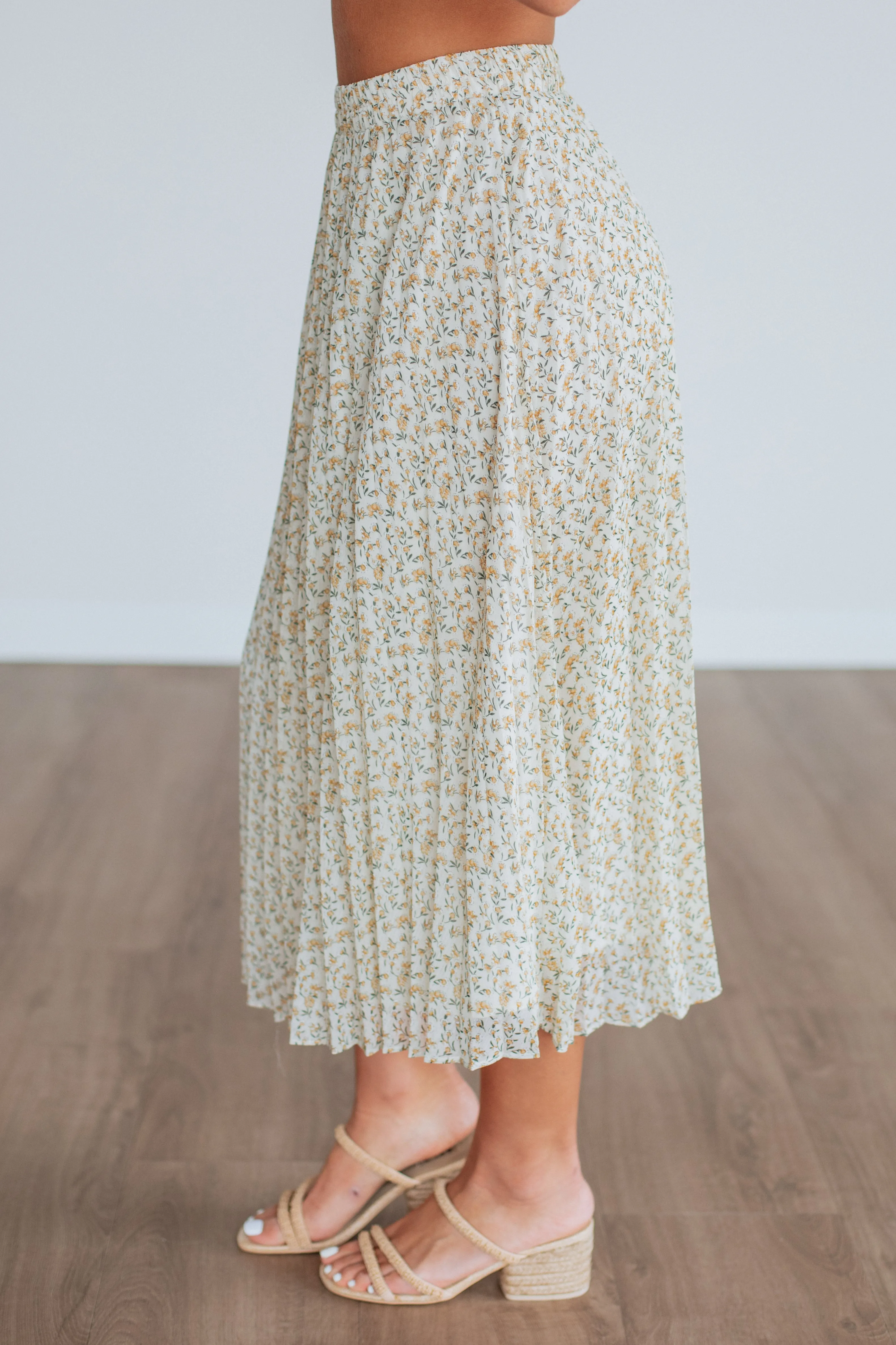 Ashie Pleated Floral Skirt - Cream Mix