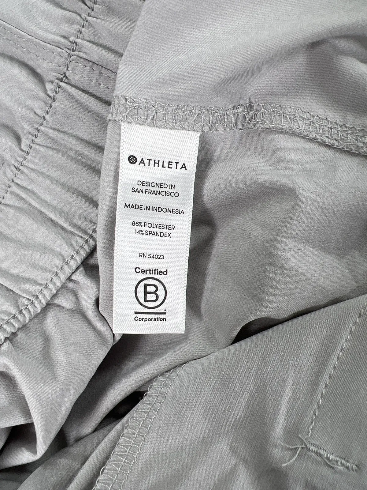 Athleta Women’s Gray Skyline Paper Bag Belted Waist Lightweight Pants - 4