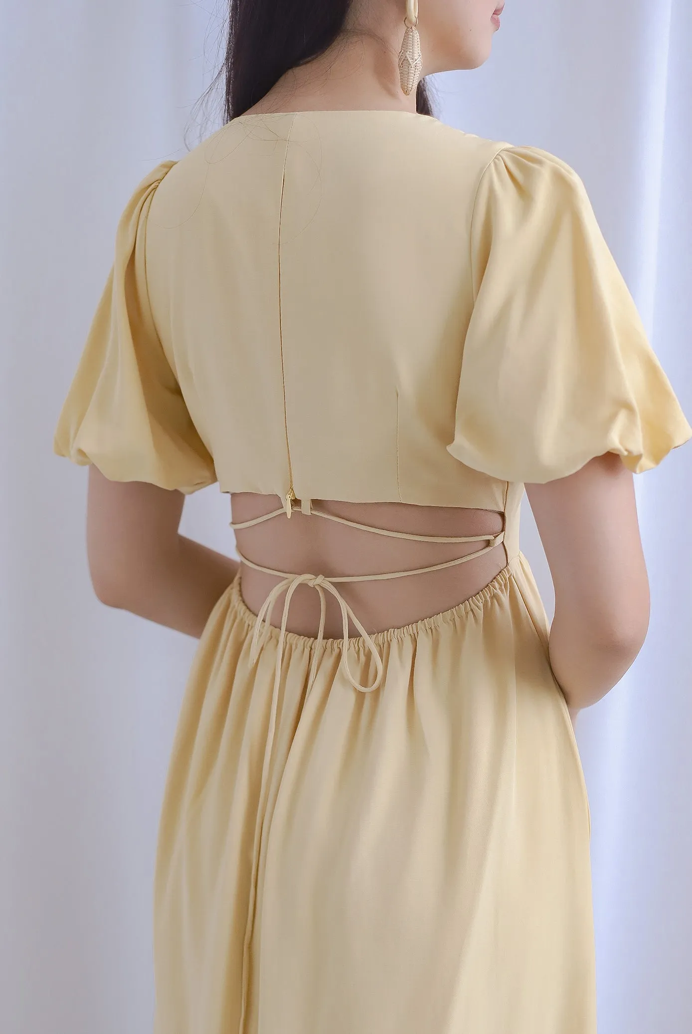 Bayleigh Puffy Sleeve Square Neckline Tie Back Dress In Custard