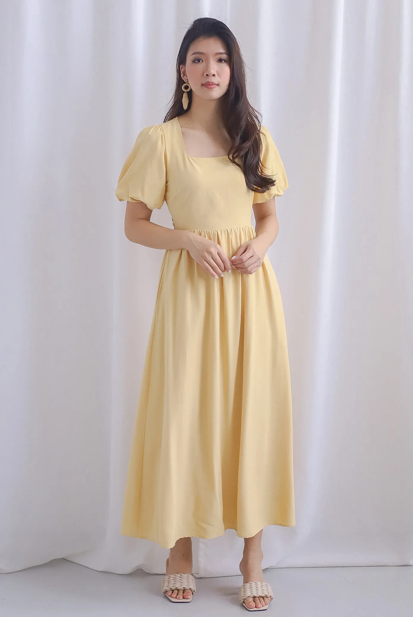 Bayleigh Puffy Sleeve Square Neckline Tie Back Dress In Custard