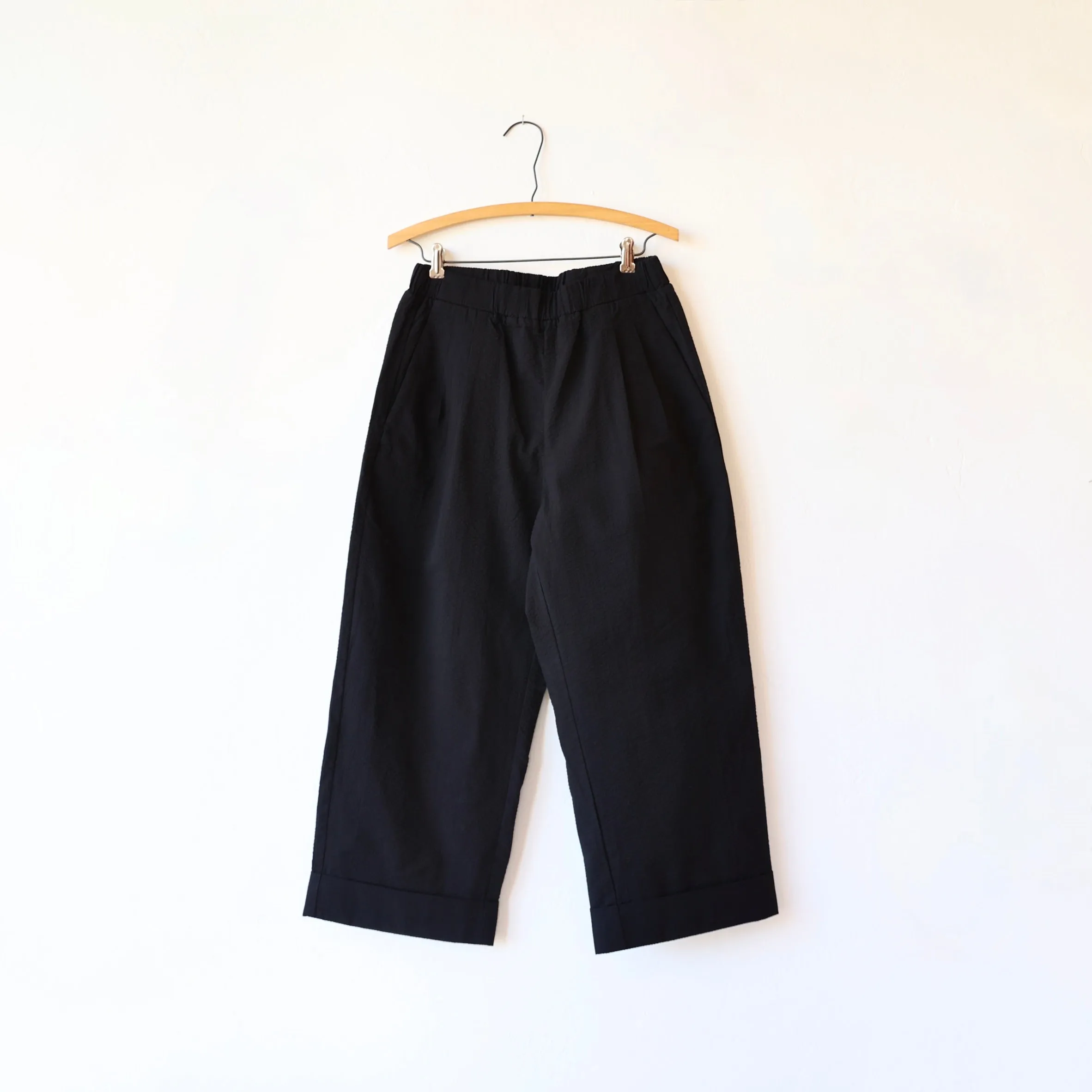 Bon Pleated Pants - Black Seersucker