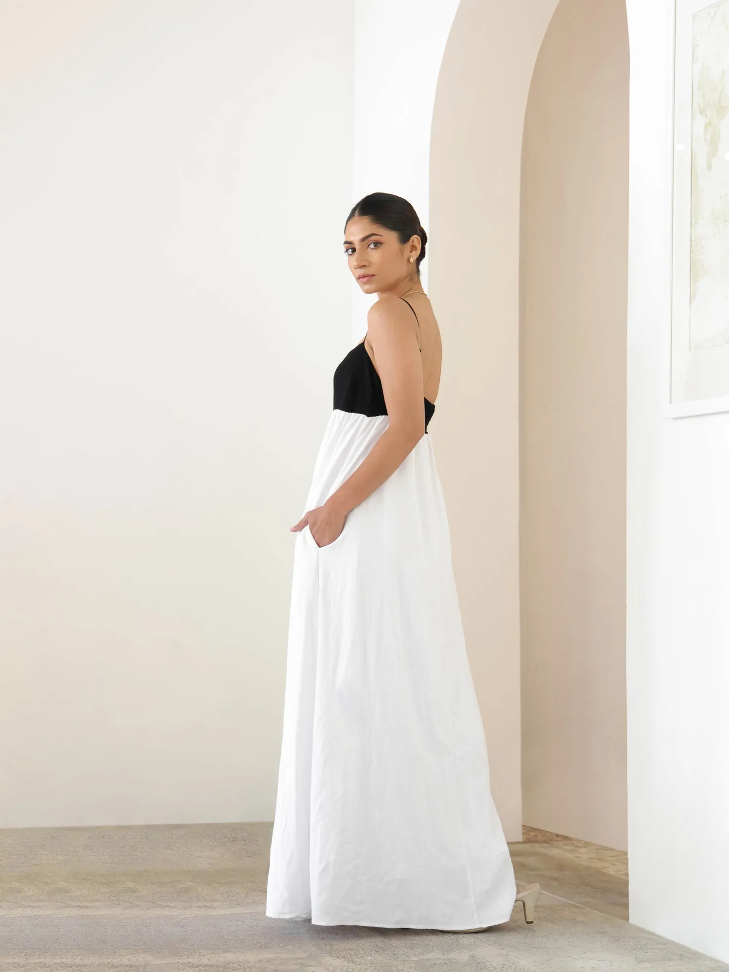Contrast Pannel Detailed Back Smocked Maxi Dress