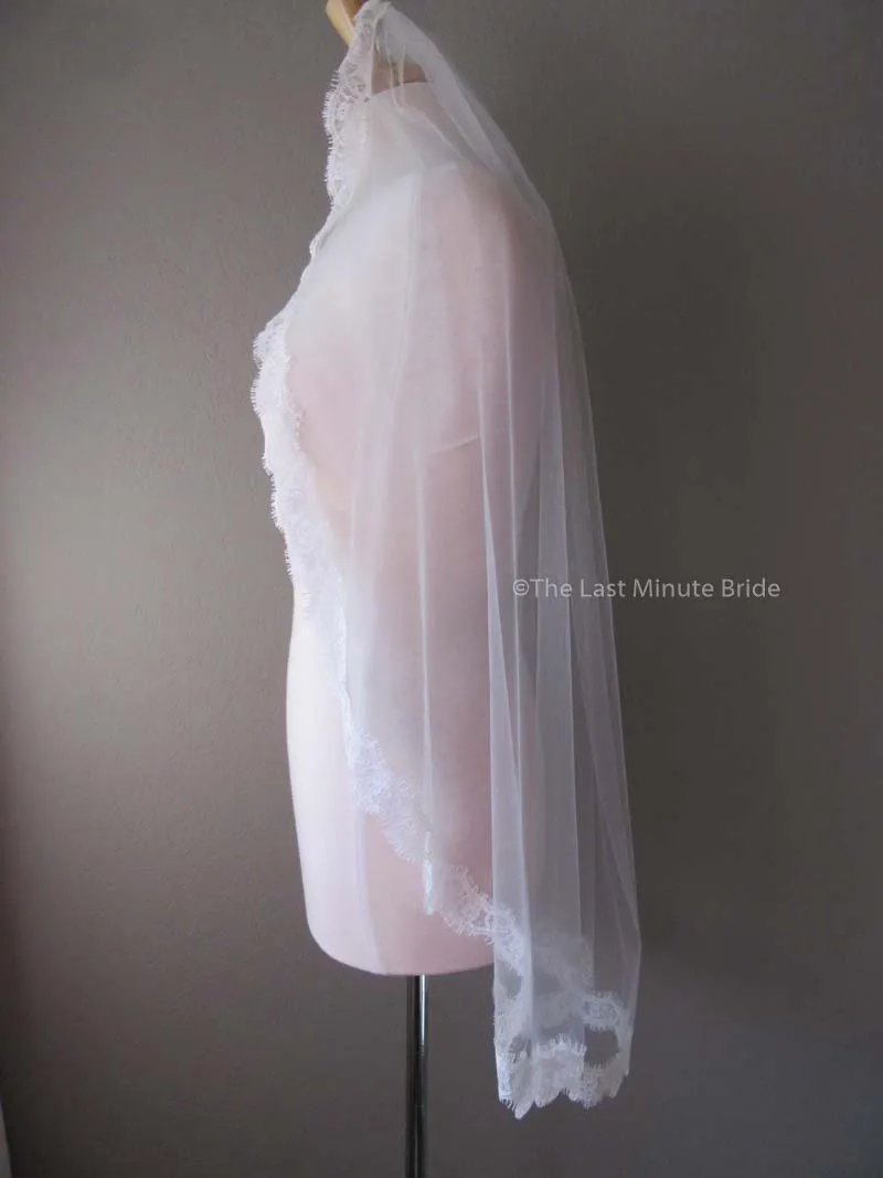 Fingertip Length Veil Style: Chantilly