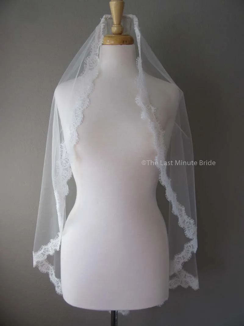 Fingertip Length Veil Style: Chantilly