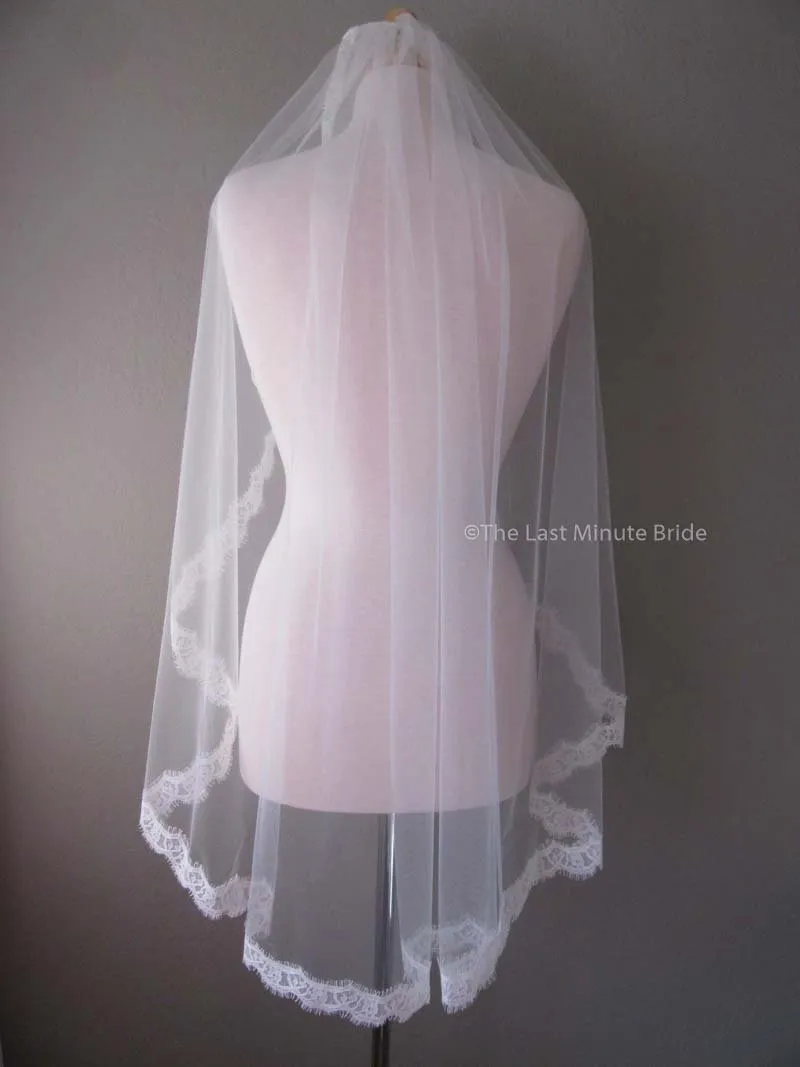 Fingertip Length Veil Style: Chantilly