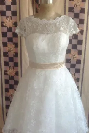 High Quality Jewel Neck Short Sleeve Vintage Lace Wedding Dresses-715306