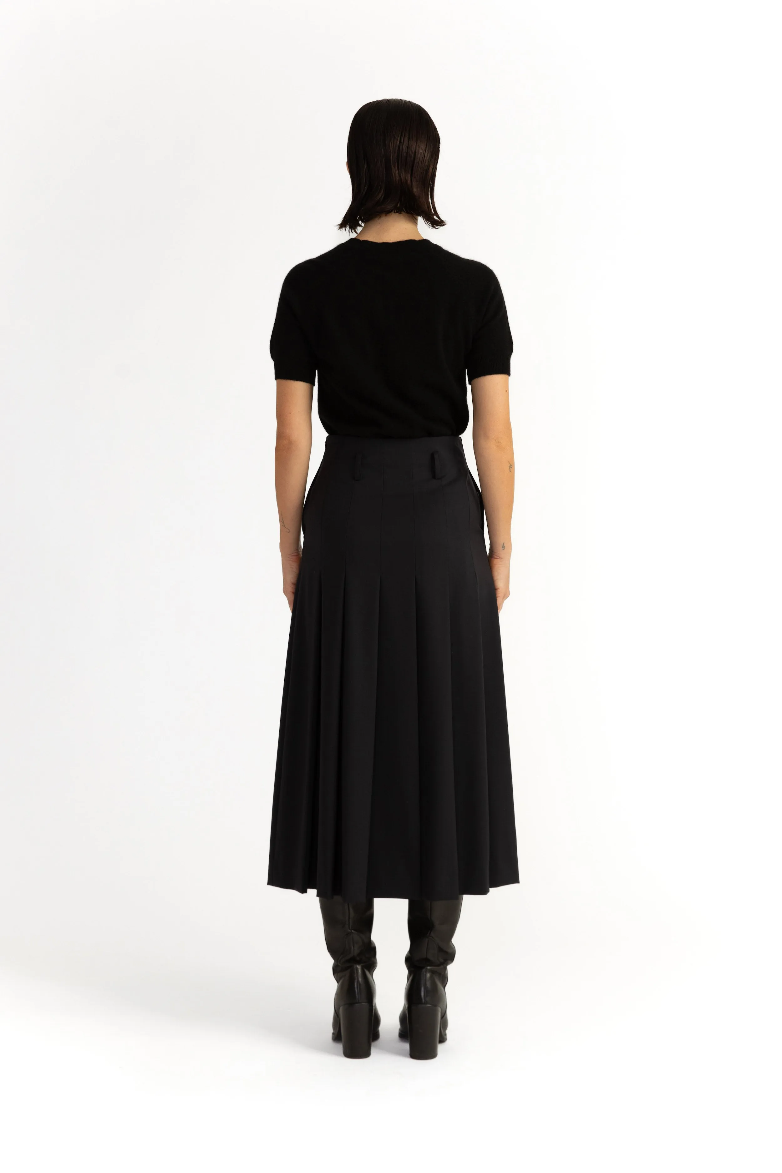 Hjo Skirt -  Pleated midi skirt in dark navy