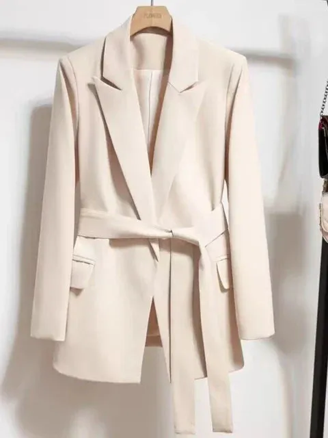 Lola - elegant women's blazer