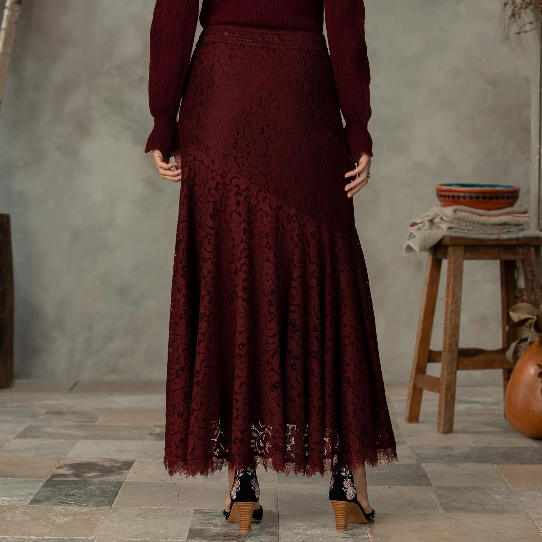 Marguerite Lace Skirt, Petite