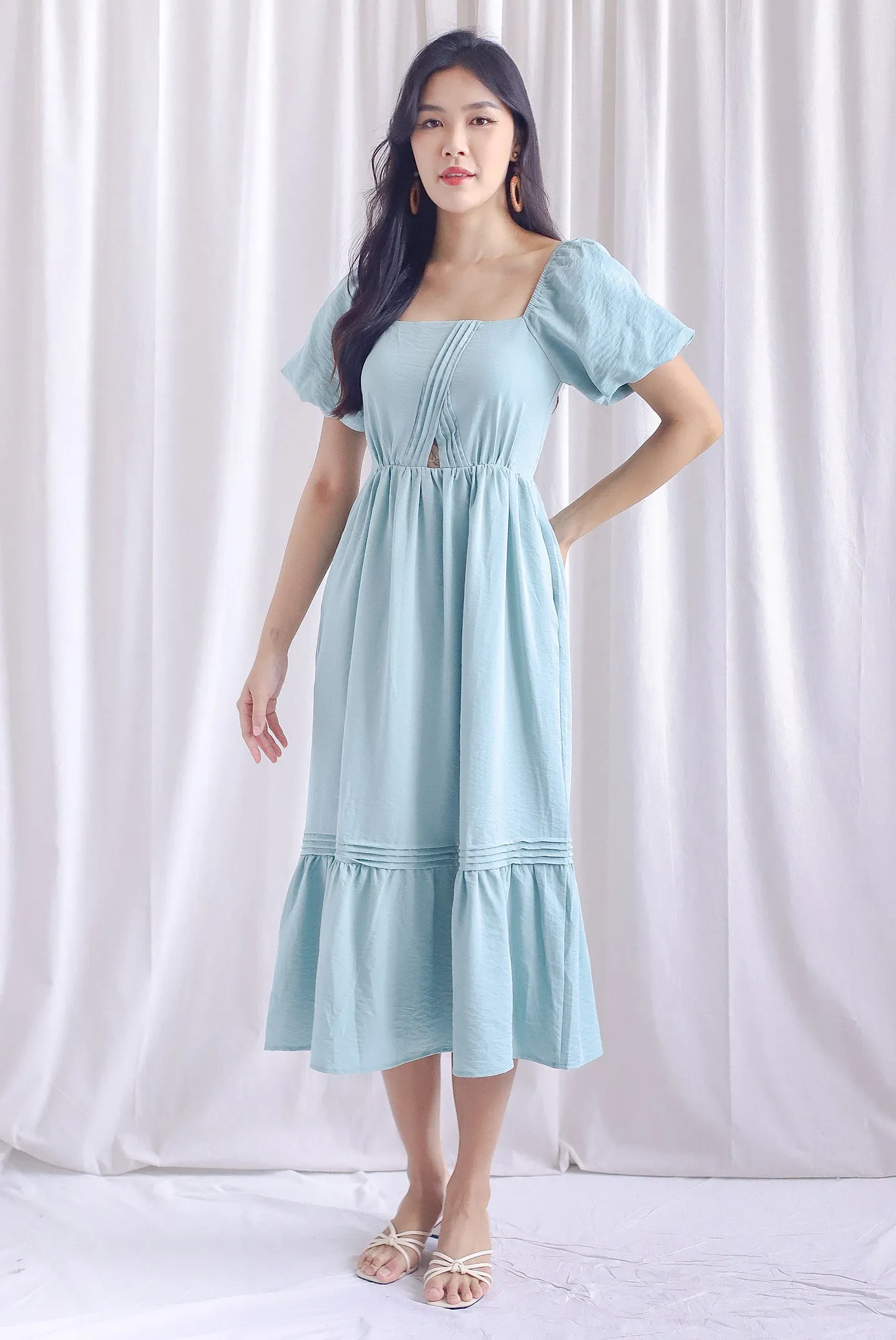 Marisa Puffy Sleeve Pintuck Cut Out Maxi Dress In Seafoam