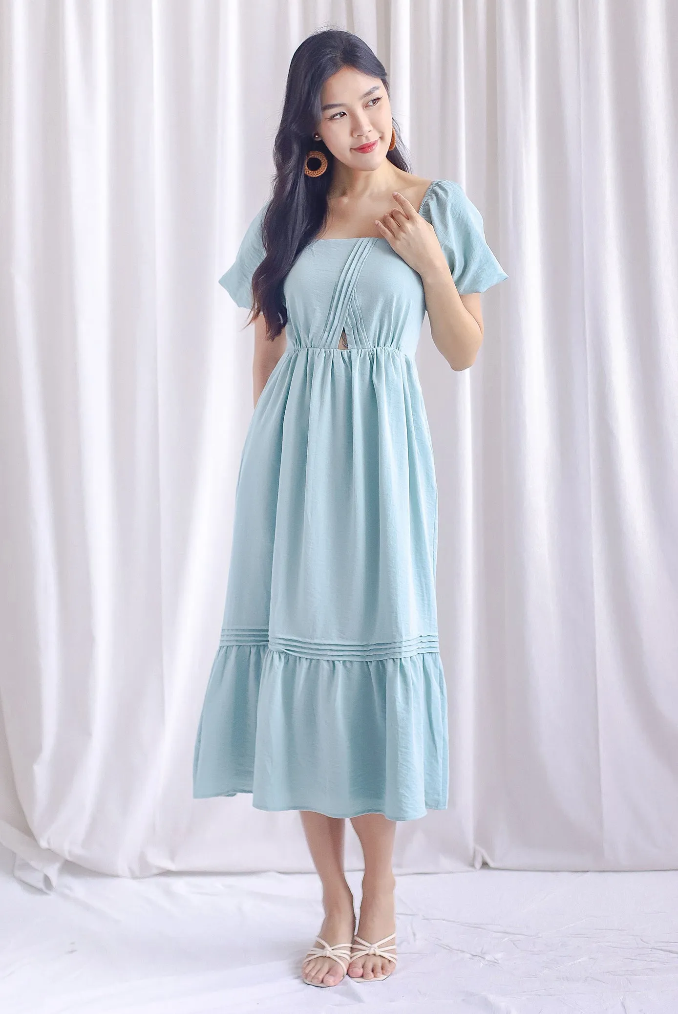 Marisa Puffy Sleeve Pintuck Cut Out Maxi Dress In Seafoam