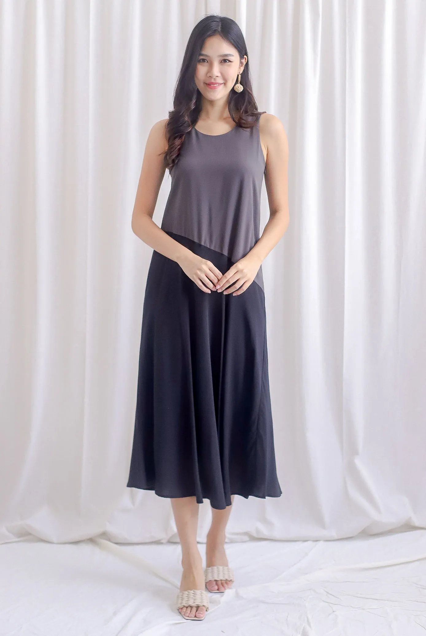 Mazee Colour Block Two Way Trapeze Maxi Dress In Grey/Black