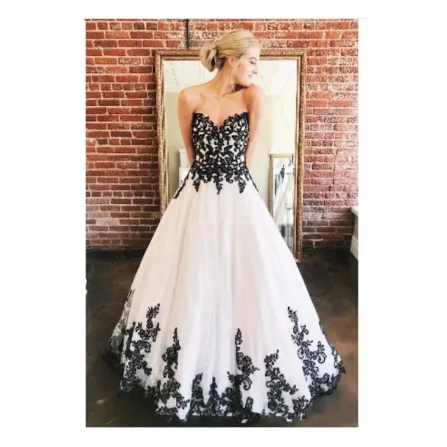 Original GyVintage Black And White A Line Wedding Dresses  Sweetheart Strapless Lace Tulle Gothic Bridal Gowns Floor Length Long Bride Dr