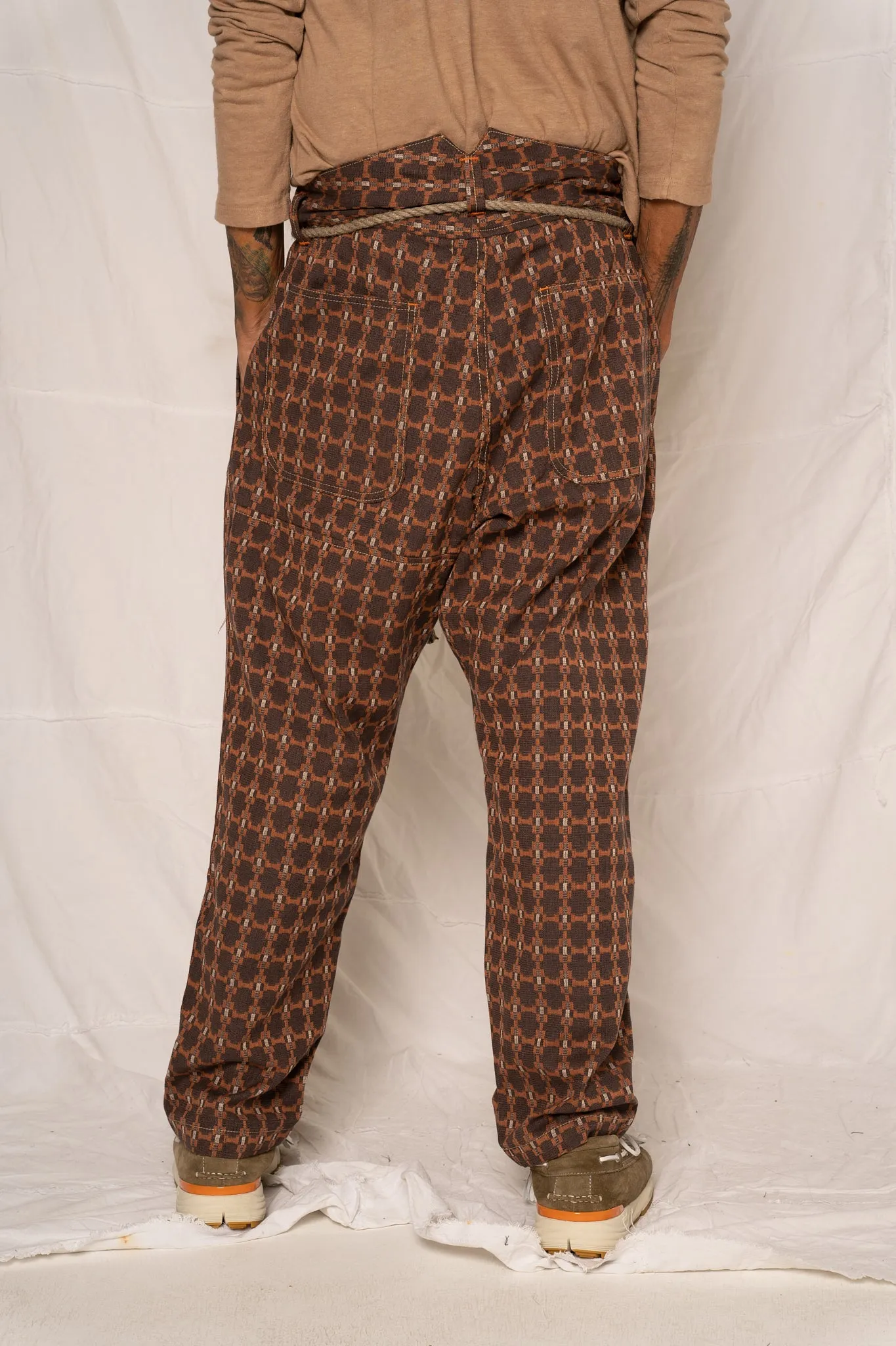 P65 Farmer Pleated Pants India Jacquard Brown