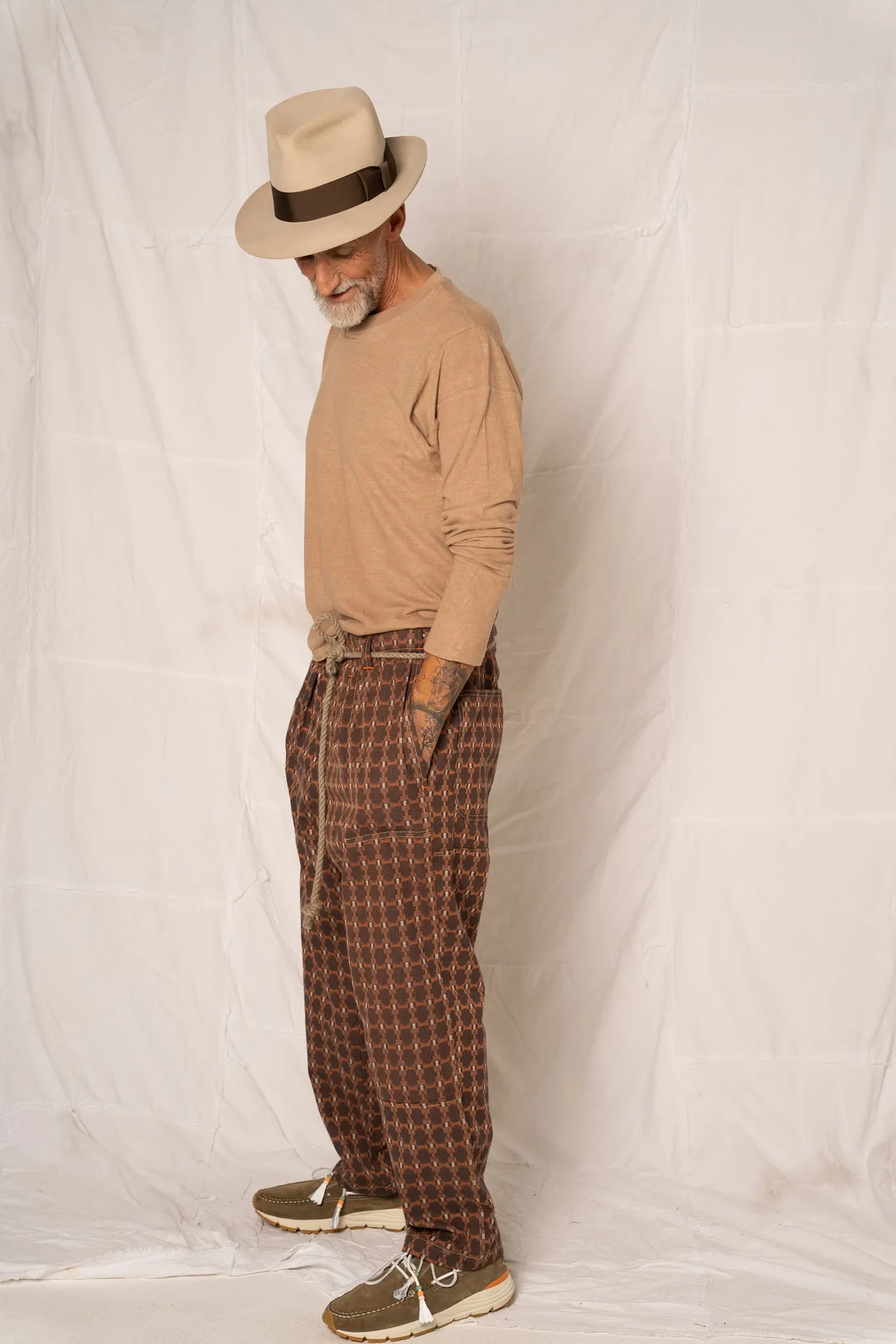 P65 Farmer Pleated Pants India Jacquard Brown