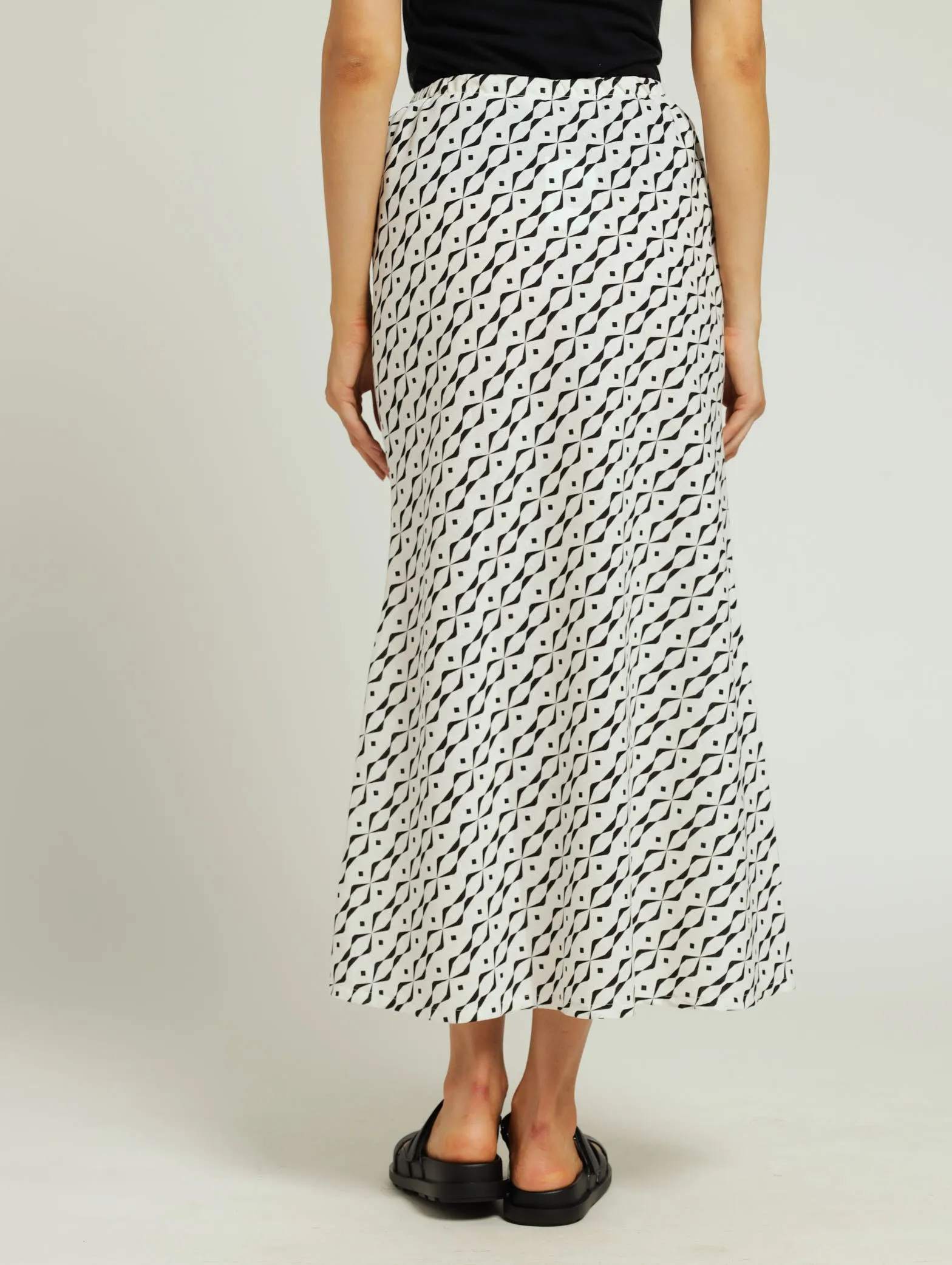 Pleated Bias Cut Linen Maxi Skirt - White/Black