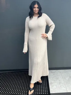 Ribbed Knitted Maxi Dress with Round Neck and Fitted Waist
