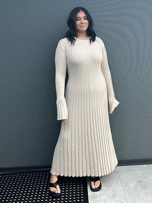 Ribbed Knitted Maxi Dress with Round Neck and Fitted Waist