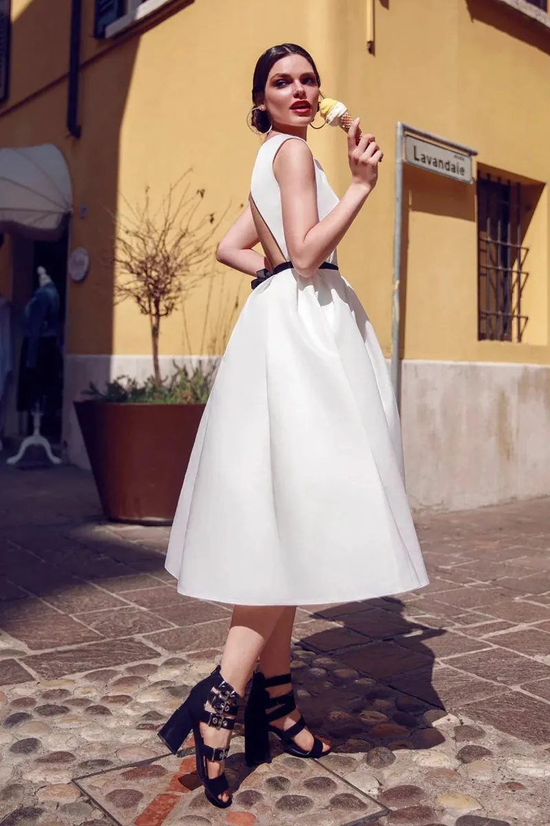Tea-length Sleeveless Vintage Satin Wedding Dresses with Keyhole Back And Ruching Details