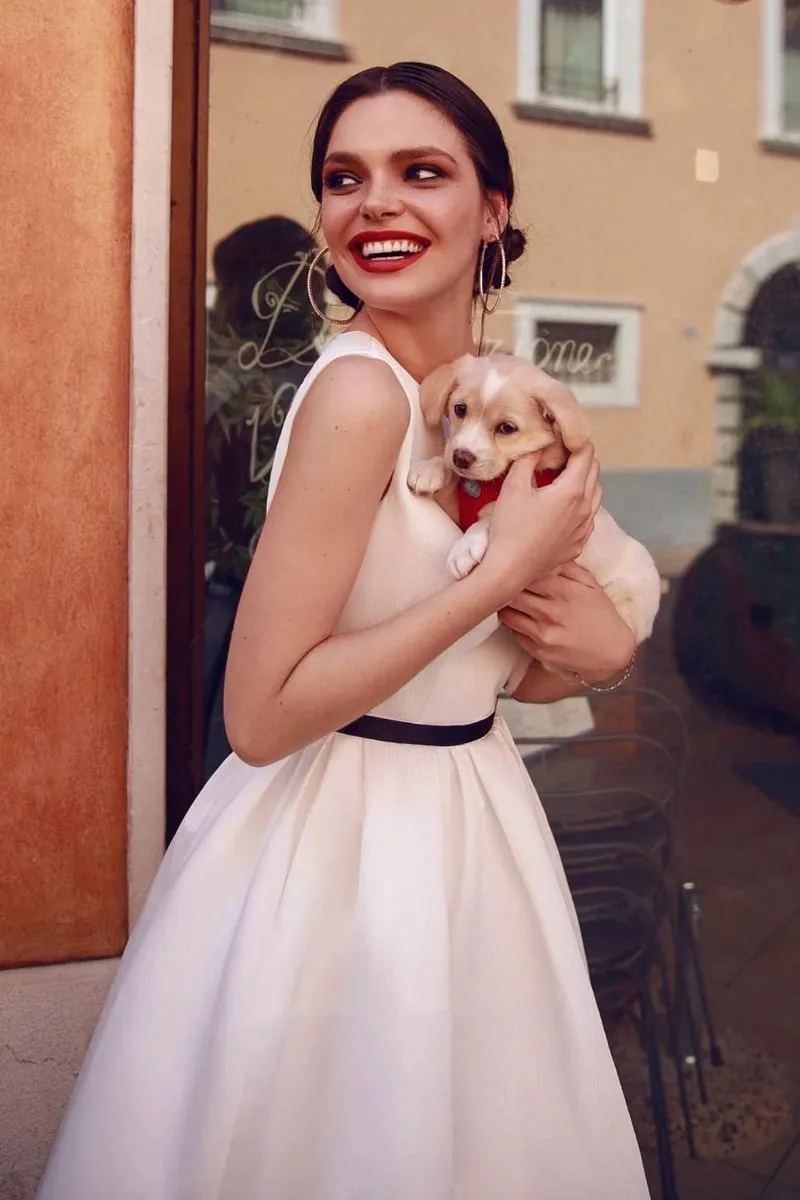 Tea-length Sleeveless Vintage Satin Wedding Dresses with Keyhole Back And Ruching Details