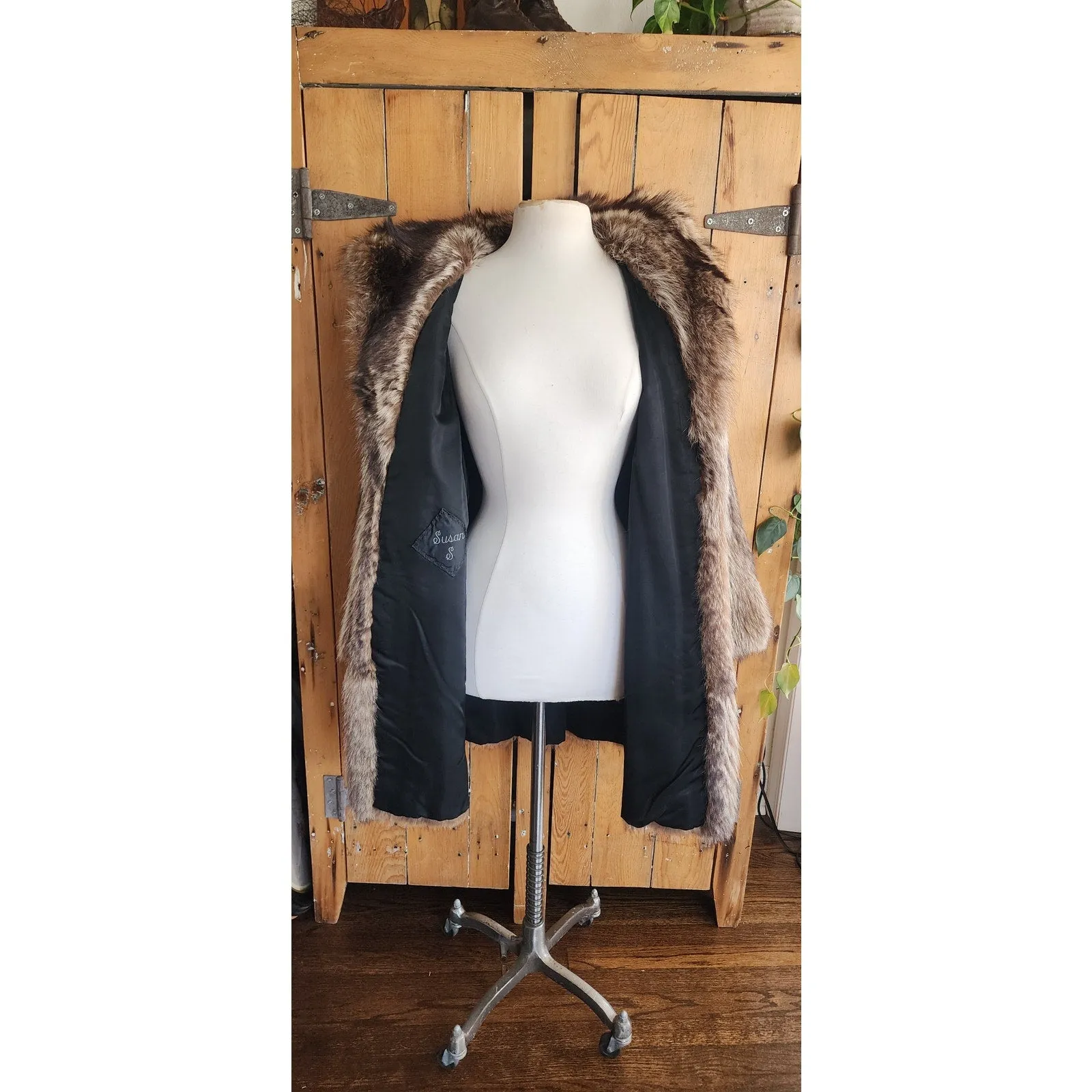 Vintage Fur Coat Silver Tipped Raccoon Hip Length Revillon M SATC