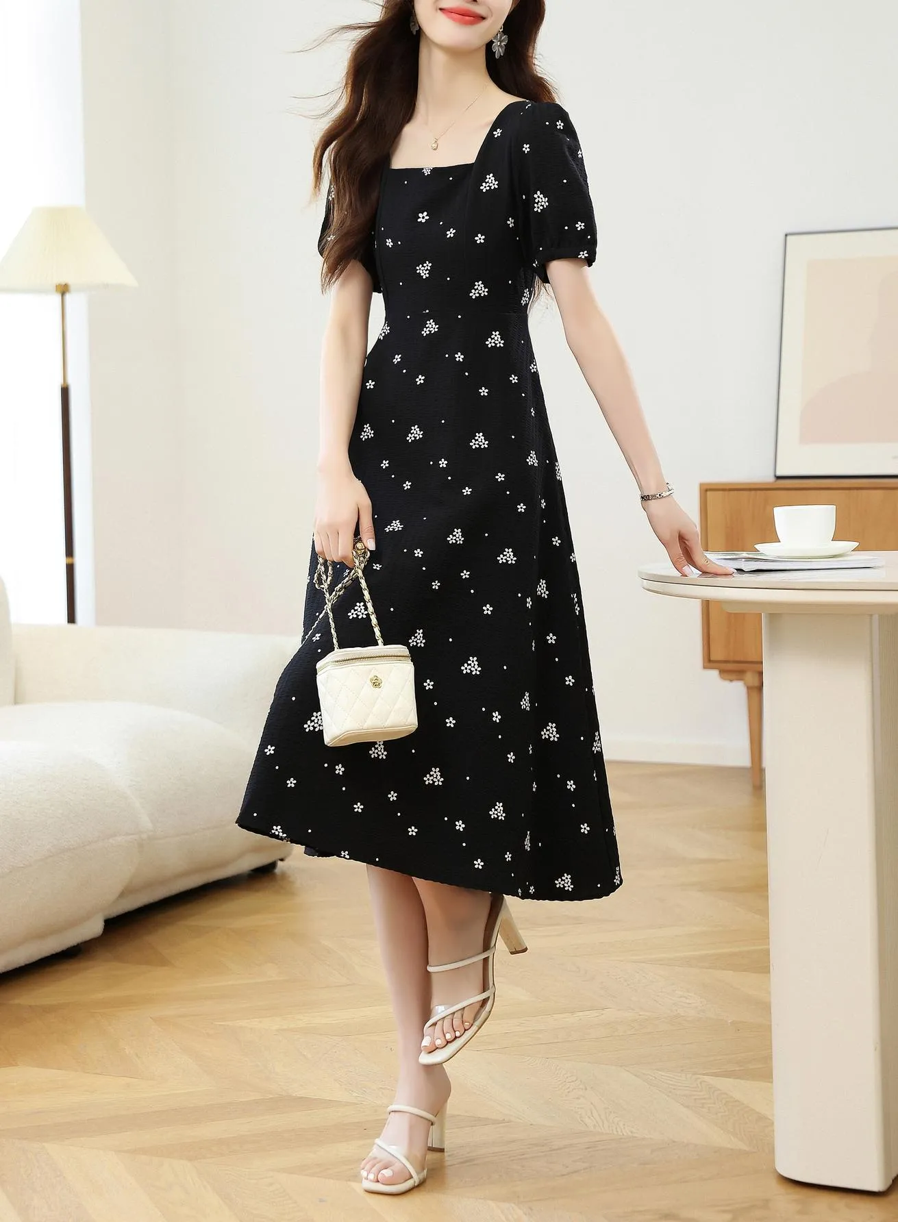Women's Flattering Dress in Floral Print with French Charm
