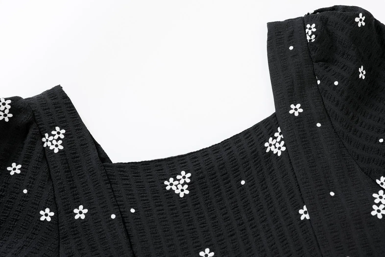 Women's Flattering Dress in Floral Print with French Charm