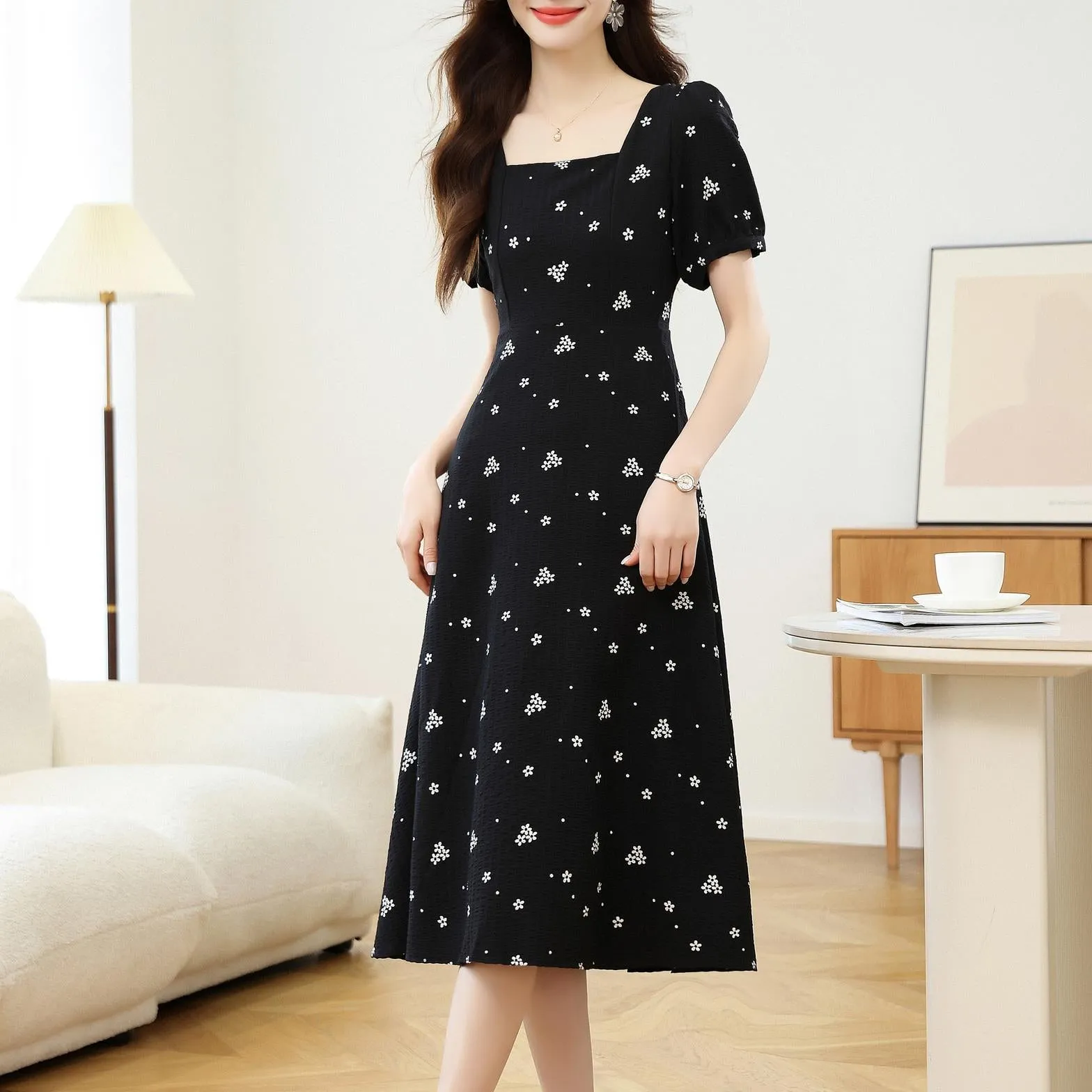 Women's Flattering Dress in Floral Print with French Charm