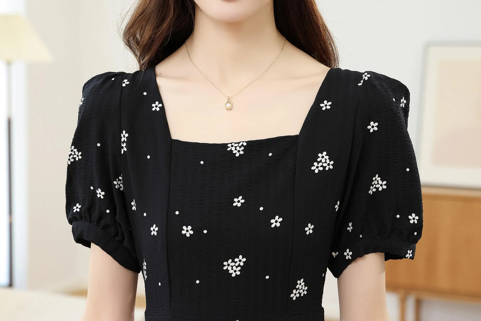 Women's Flattering Dress in Floral Print with French Charm