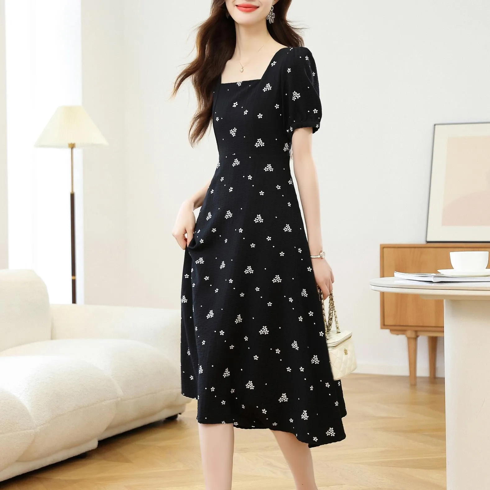 Women's Flattering Dress in Floral Print with French Charm