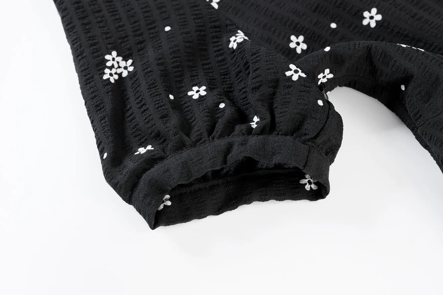 Women's Flattering Dress in Floral Print with French Charm