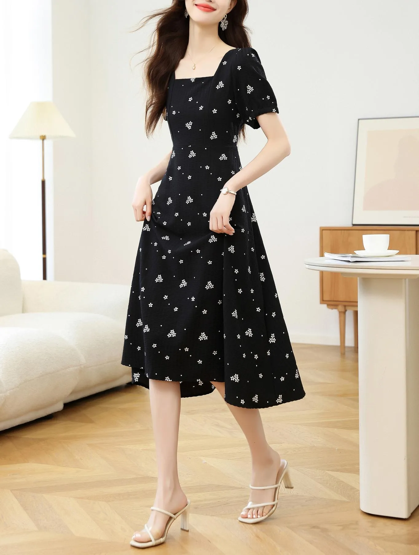 Women's Flattering Dress in Floral Print with French Charm