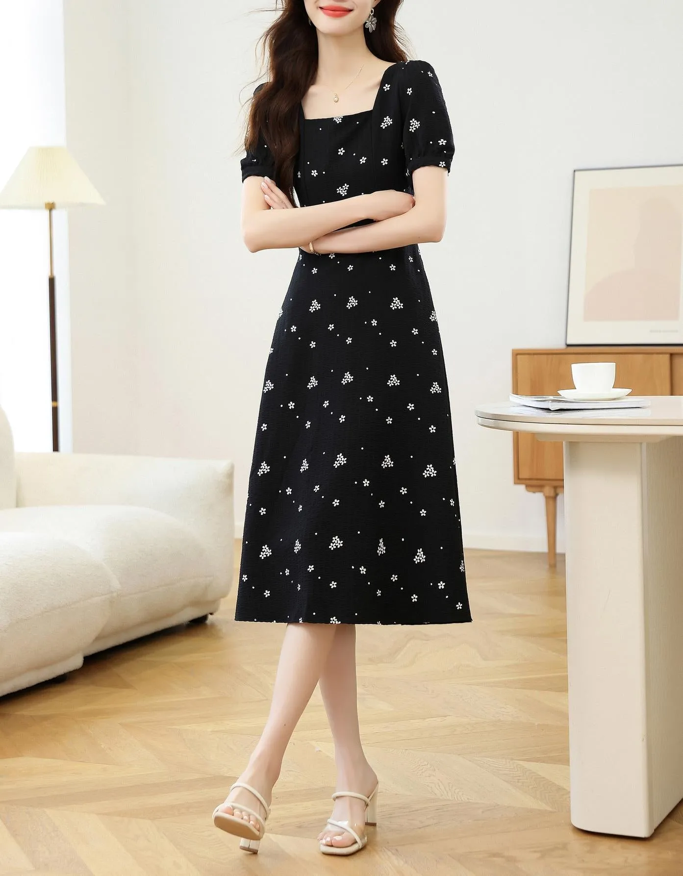 Women's Flattering Dress in Floral Print with French Charm